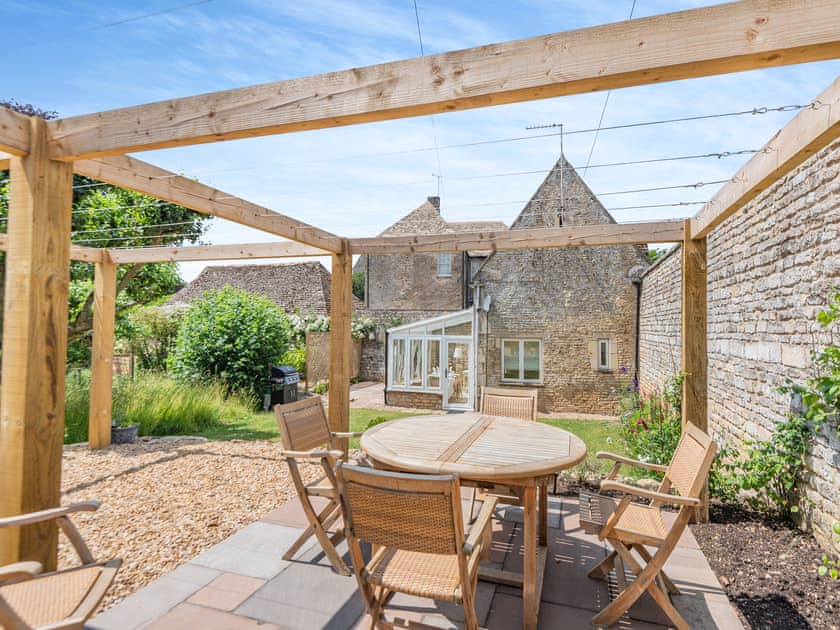 Sitting-out-area | The Limes Cottage, Tinwell