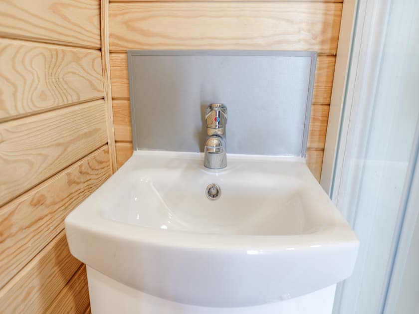 Shower room | Pod Two - Darnells Luxury Glamping, Ross-on-Wye
