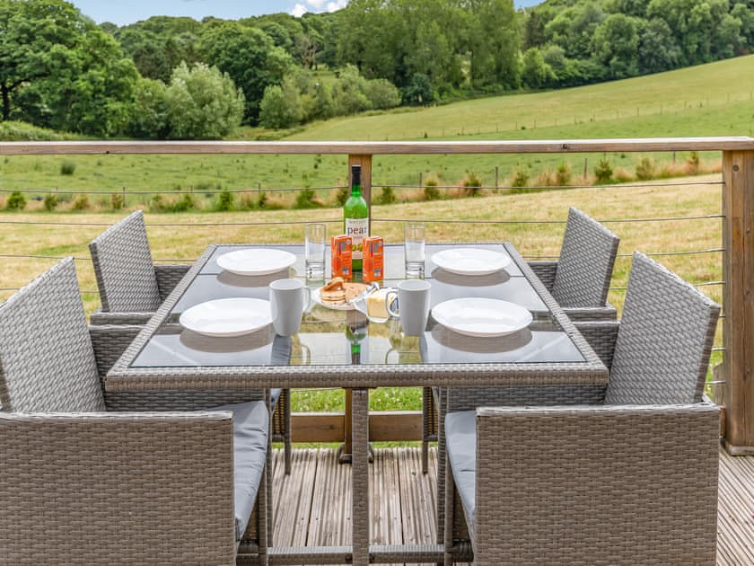 Sitting-out-area | Pod Two - Darnells Luxury Glamping, Ross-on-Wye