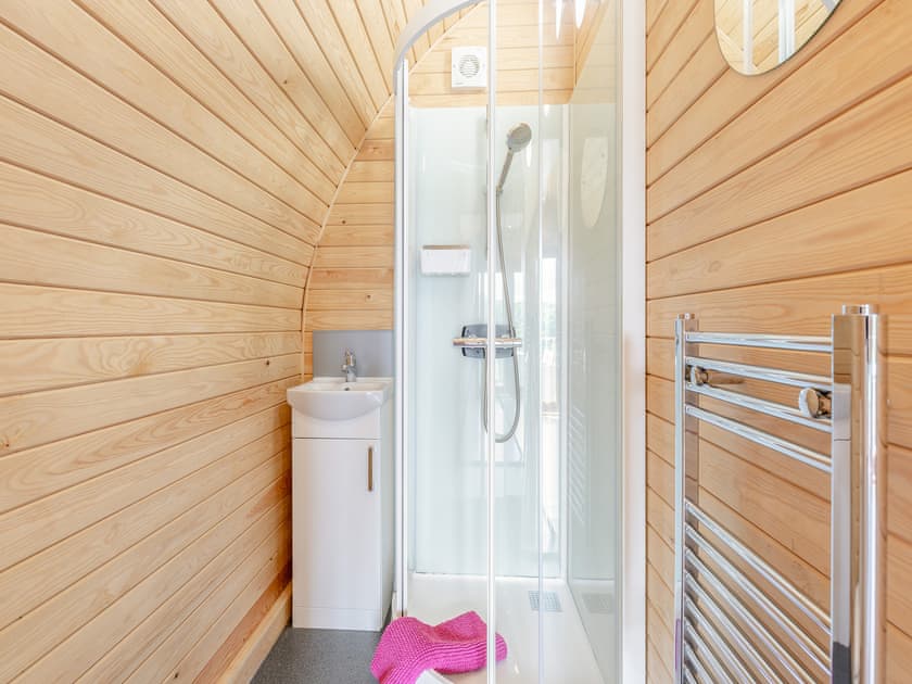 Shower room | Pod One - Darnells Luxury Glamping, Ross-on-Wye
