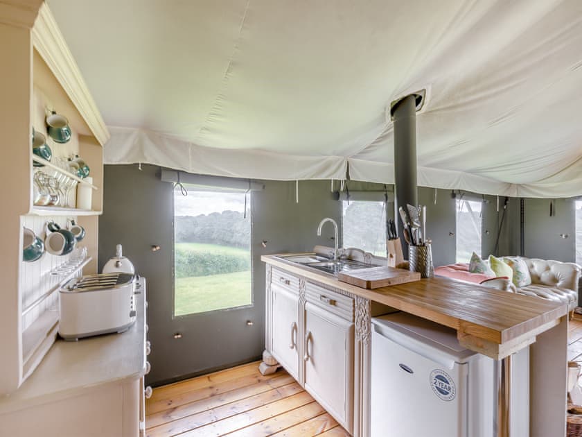 Kitchen area | Safari Lodge Two - Darnells Luxury Glamping, Ross-on-Wye