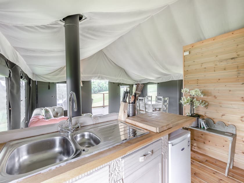 Kitchen area | Safari Lodge Two - Darnells Luxury Glamping, Ross-on-Wye