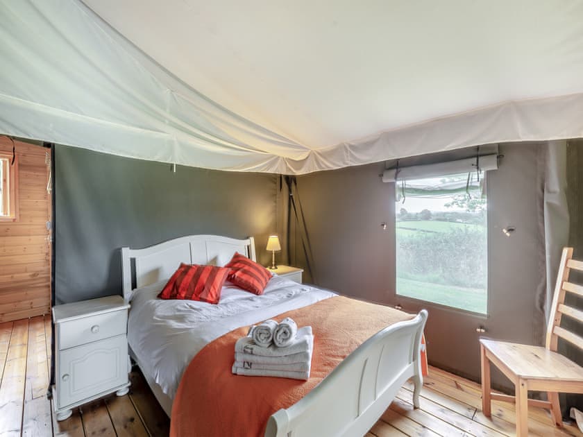 Double bedroom | Safari Lodge Two - Darnells Luxury Glamping, Ross-on-Wye