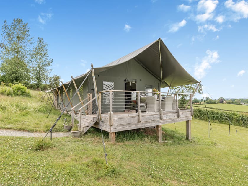 Exterior | Safari Lodge Two - Darnells Luxury Glamping, Ross-on-Wye