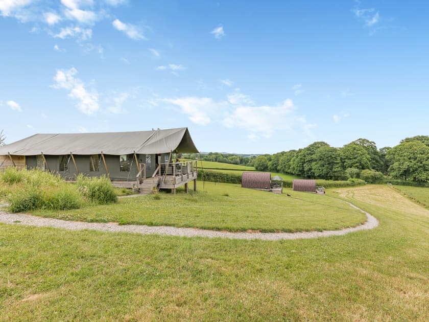 Exterior | Safari Lodge Two - Darnells Luxury Glamping, Ross-on-Wye