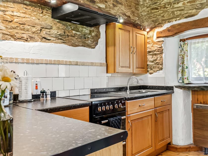 Kitchen | Ysgubor Ganol - Fron Isaf Cottages, Llanglydwen, near Narberth