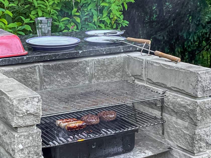 Built-in-BBQ | Church Cottage, Darley Bridge, near Matlock