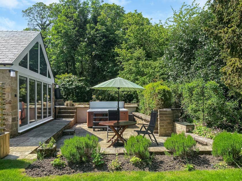 Sitting-out-area | Church Cottage, Darley Bridge, near Matlock