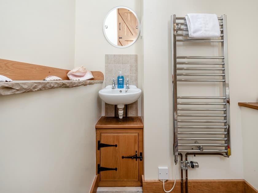 Bathroom | Ellen Cottage, Fulbrook, near Chipping Norton