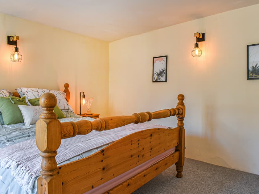 Double bedroom | Eton Cottage - Subiaco Holidays, Minehead