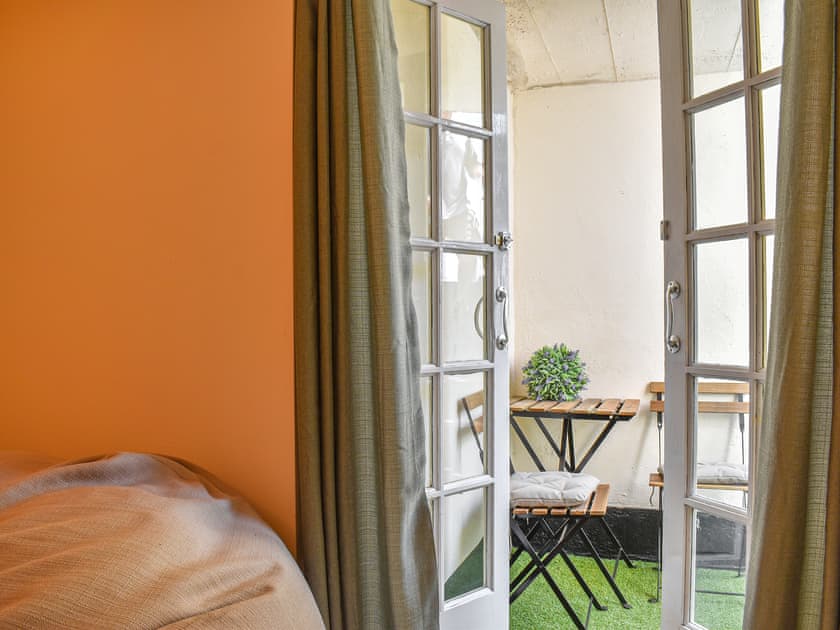 Sitting-out-area | Eton Cottage - Subiaco Holidays, Minehead