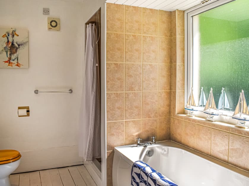 Bathroom | Gorwel, Harlech