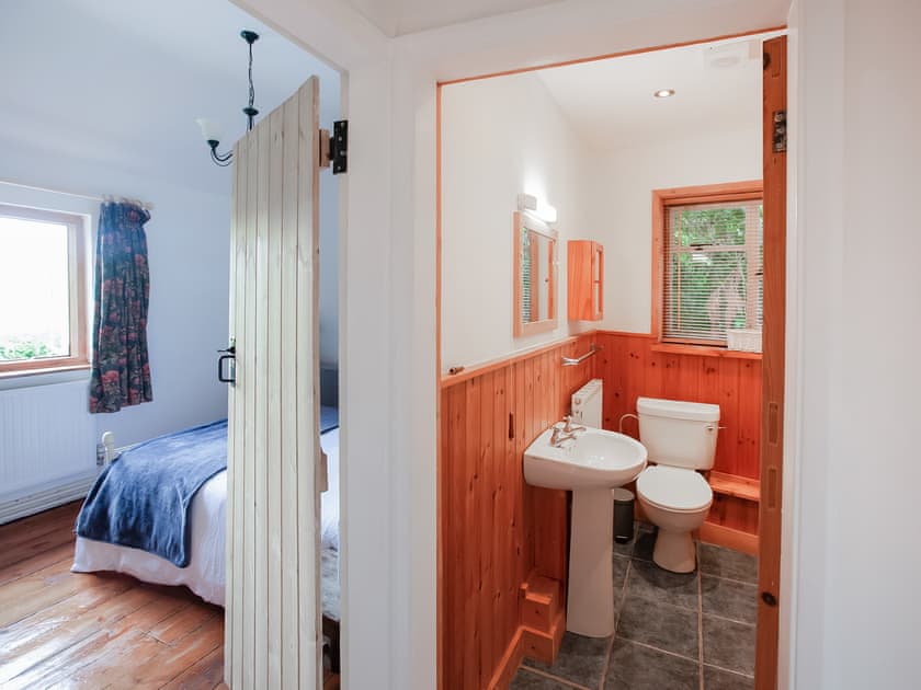 Bathroom | The Cottage, Stockton