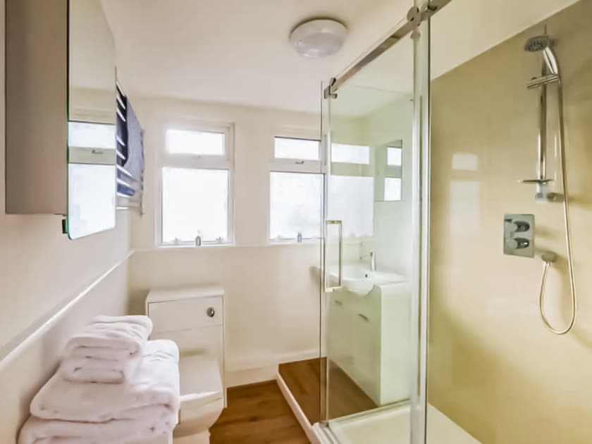 Shower room | Chalet Peace, Dartmouth