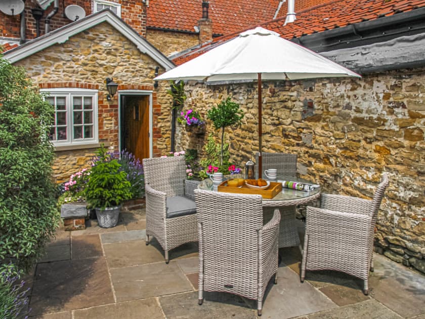 Outside dining area | Pond View Cottage, Brantingham, near Beverley