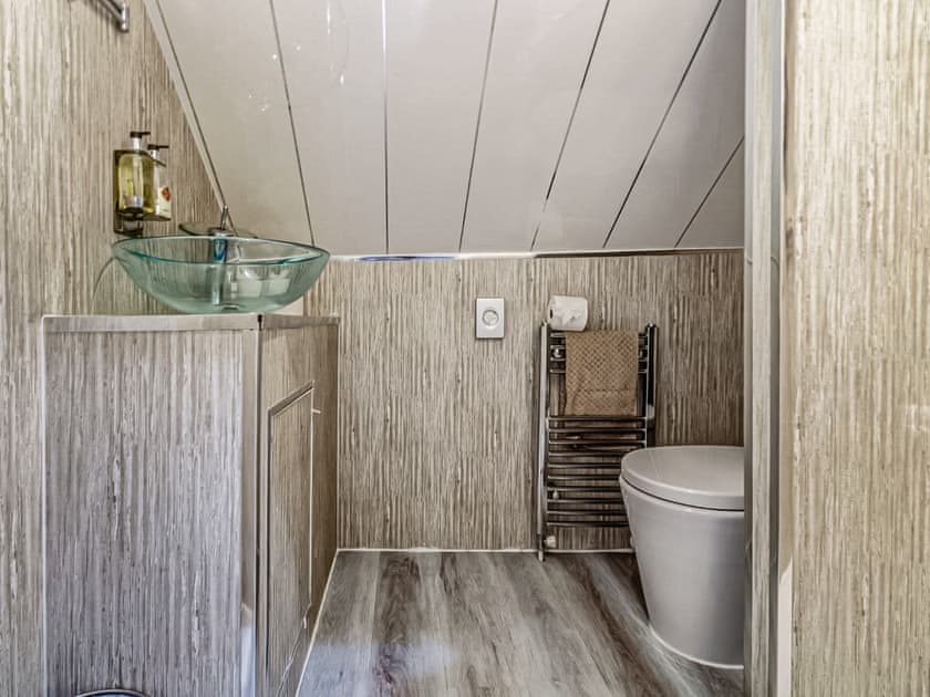 Bathroom | The Golden Crown, Tarbolton, near Ayr