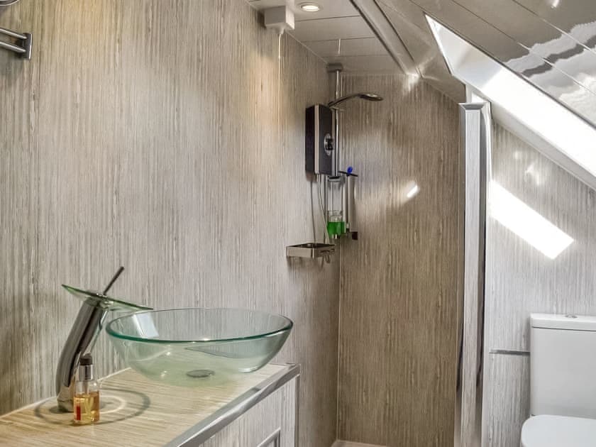 Bathroom | The Golden Crown, Tarbolton, near Ayr