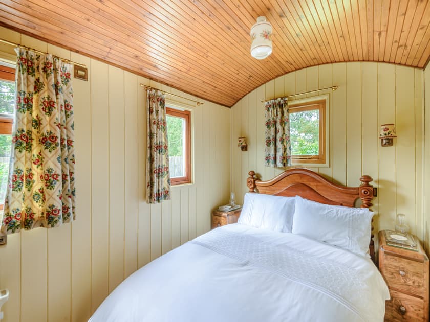 Double bedroom | Mahalia, Fordham