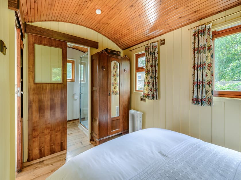 Double bedroom | Mahalia, Fordham