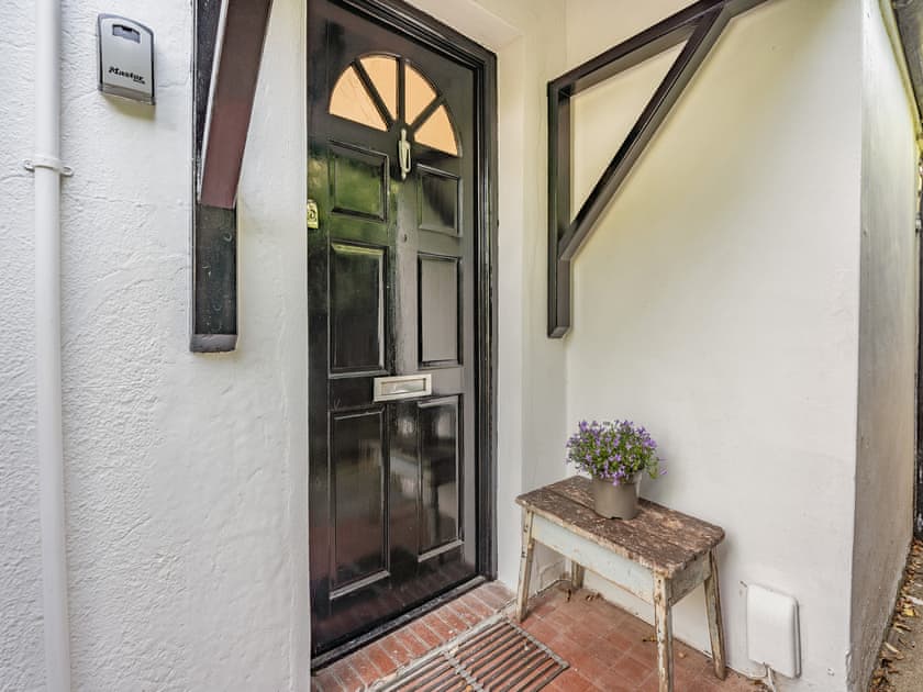 Front door with key lock access | Greenfield Cottage 1866, Worthing
