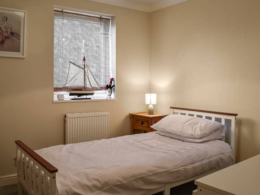Double bedroom | Fayrewood House, Verwood