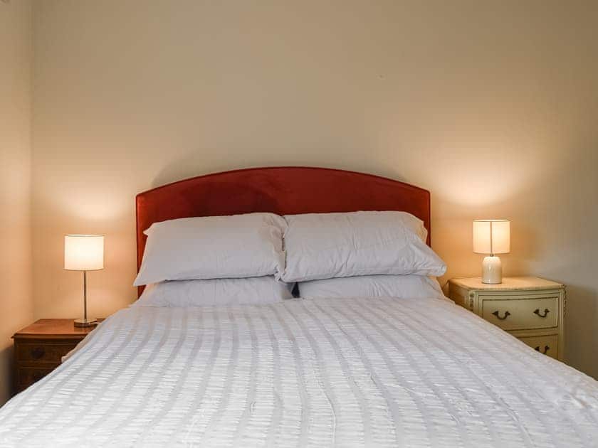 Double bedroom | Fayrewood House, Verwood
