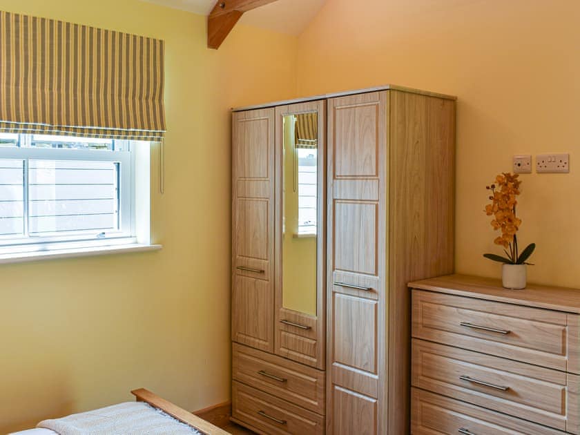 Twin bedroom | Lower Stables - Lower Trembath, Buryas Bridge, near Penzance