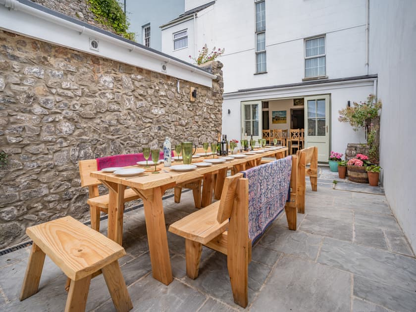 Outdoor eating area | The Anchorage, Pembroke