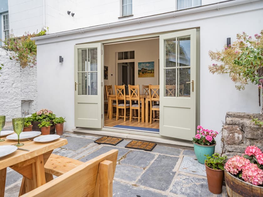 Outdoor eating area | The Anchorage, Pembroke
