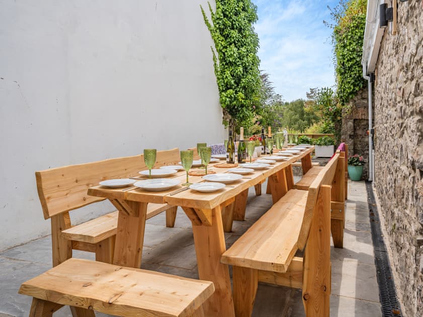 Outdoor eating area | The Anchorage, Pembroke