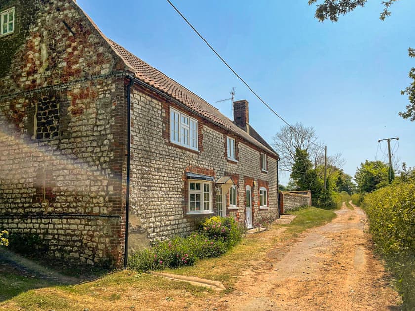 Exterior. Semi detached | Cricketers Cottage, Holme-next-the-Sea