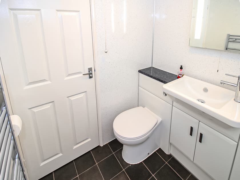 Shower room | Harbour Apartment, Porthmadog