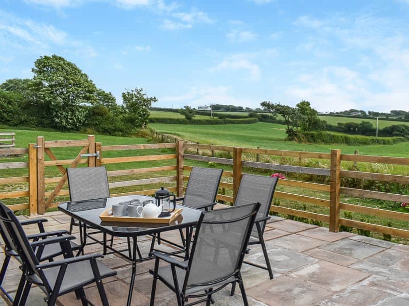 Sitting-out-area | The Threshing Barn - The Threshing Barn and The Shippen, Bucks Cross, near Bideford