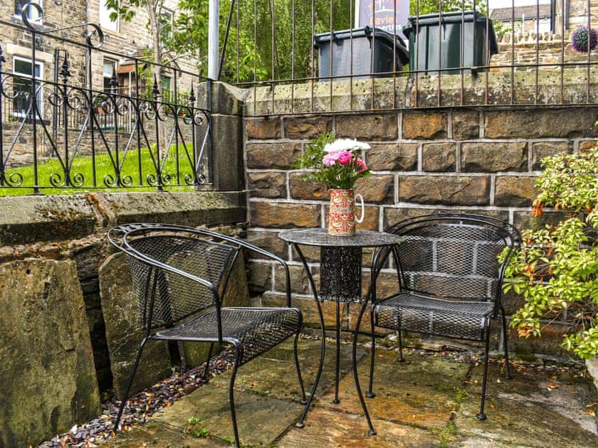 Sitting-out-area | Half Pint Cottage, Haworth
