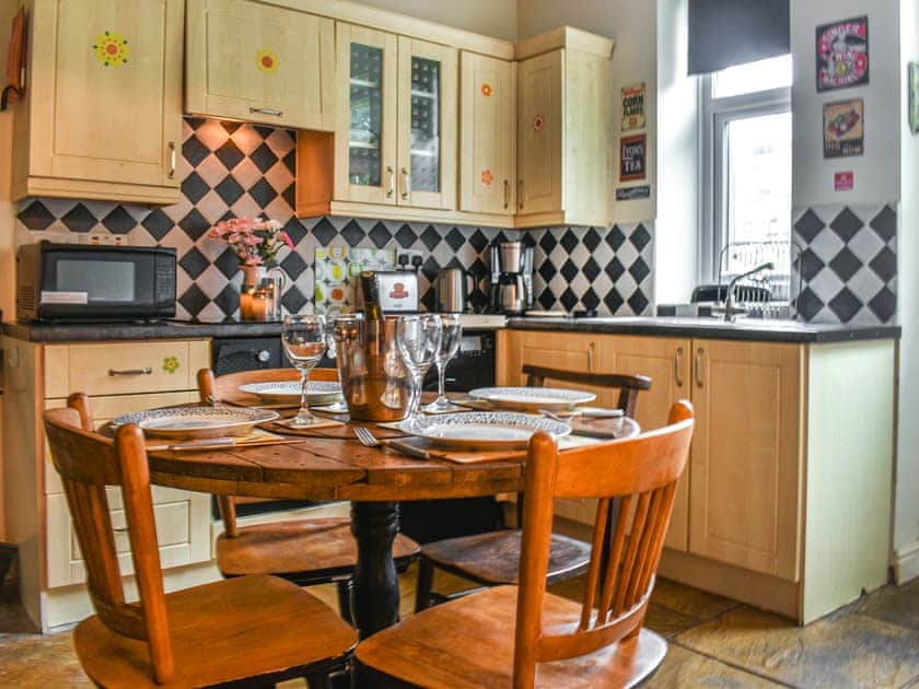 Kitchen/diner | Half Pint Cottage, Haworth