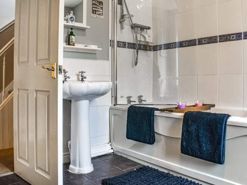 Bathroom | Half Pint Cottage, Haworth