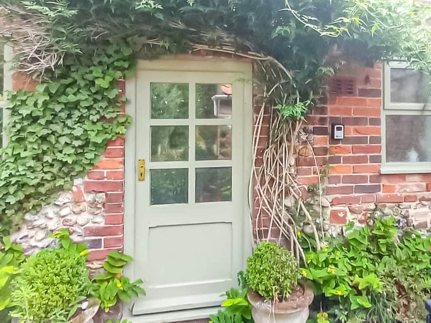 Exterior | Meadow Cottage, Helhoughton, near Fakenham