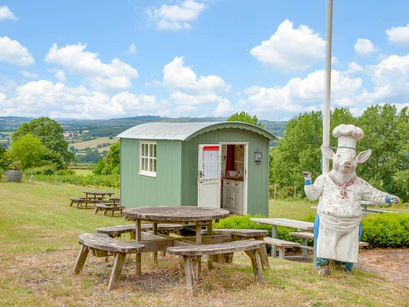 Exterior | Shepherd’s Hut - East Hill Pride Farm, Harpford, near Sidmouth