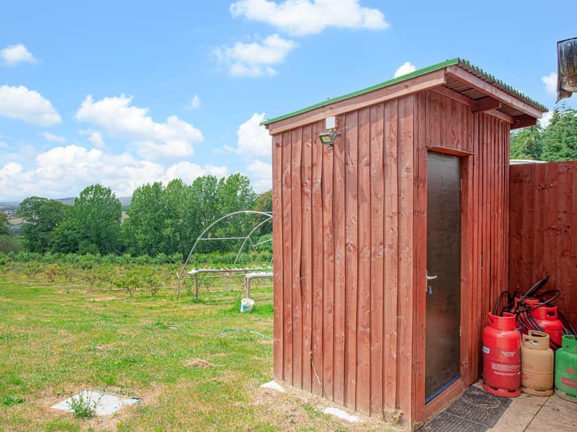 Outdoor area | Shepherd’s Hut - East Hill Pride Farm, Harpford, near Sidmouth