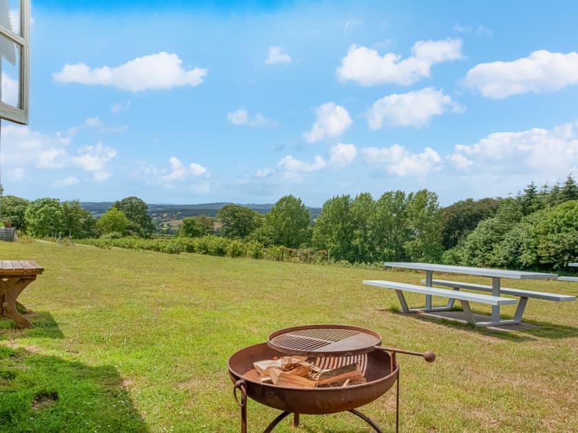 Outdoor area | Shepherd’s Hut - East Hill Pride Farm, Harpford, near Sidmouth