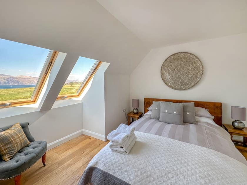 Double bedroom | Sealladh Apartment - Lurach, Port Appin, near Appin