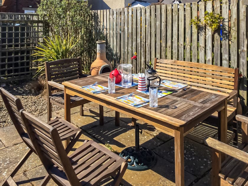 Outdoor eating area | Fishers Cottage, Seahouses