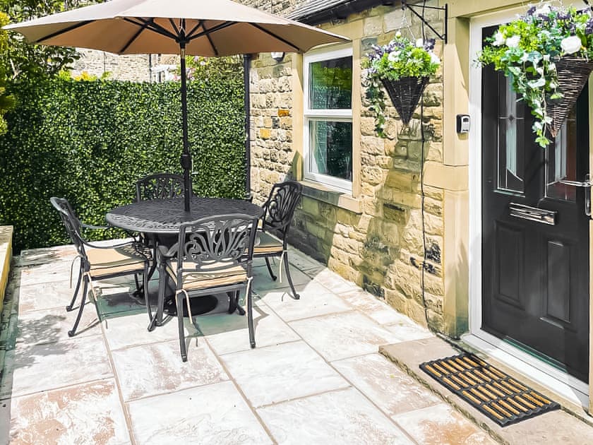 Sitting-out-area | Autumn Rose Cottage, Skipton