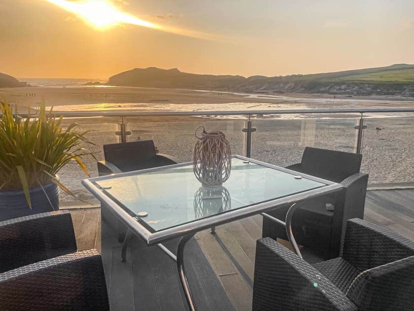 Sitting-out-area | Neyth Atlantek - Quarter Deck Apartments, Porth, near Newquay