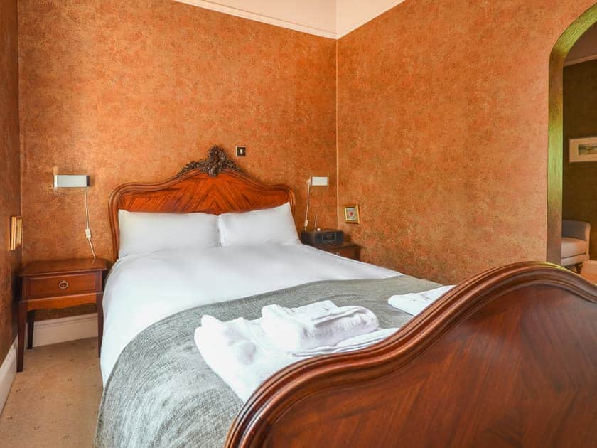 Double bedroom | Plas Bodegroes, Pwllheli