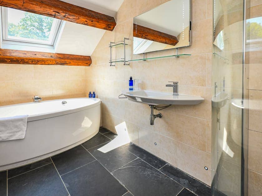 Bathroom | Plas Bodegroes, Pwllheli
