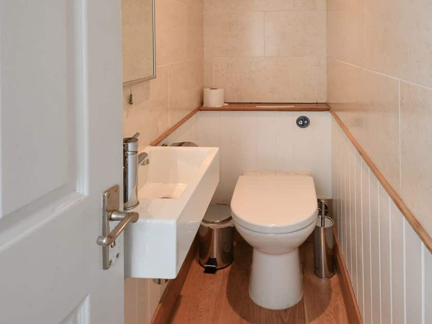 Bathroom | Plas Bodegroes, Pwllheli