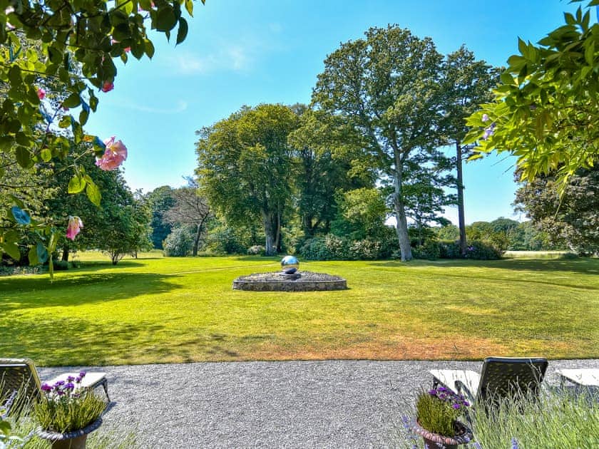 Garden and grounds | Plas Bodegroes, Pwllheli