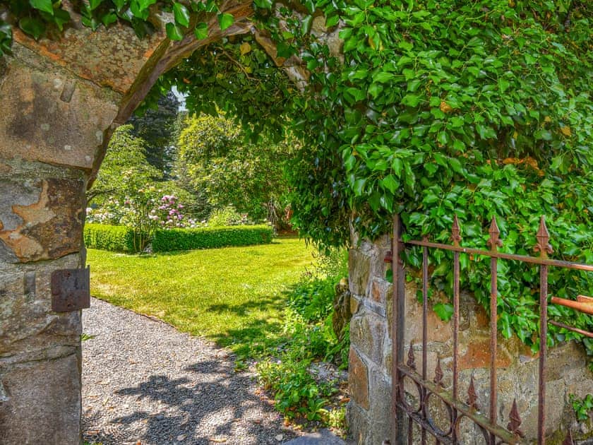 Garden and grounds | Plas Bodegroes, Pwllheli