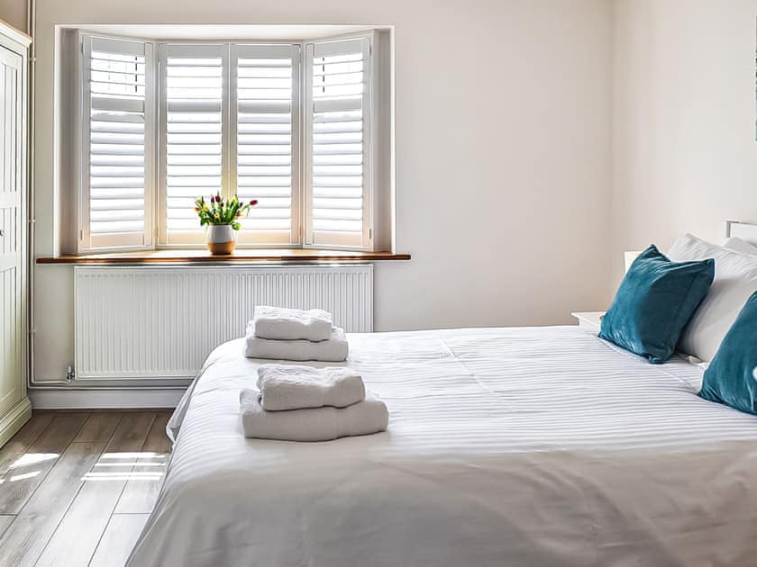 King size bedroom  | Pebble Cottage, Middleton-on-Sea, near Bognor Regis